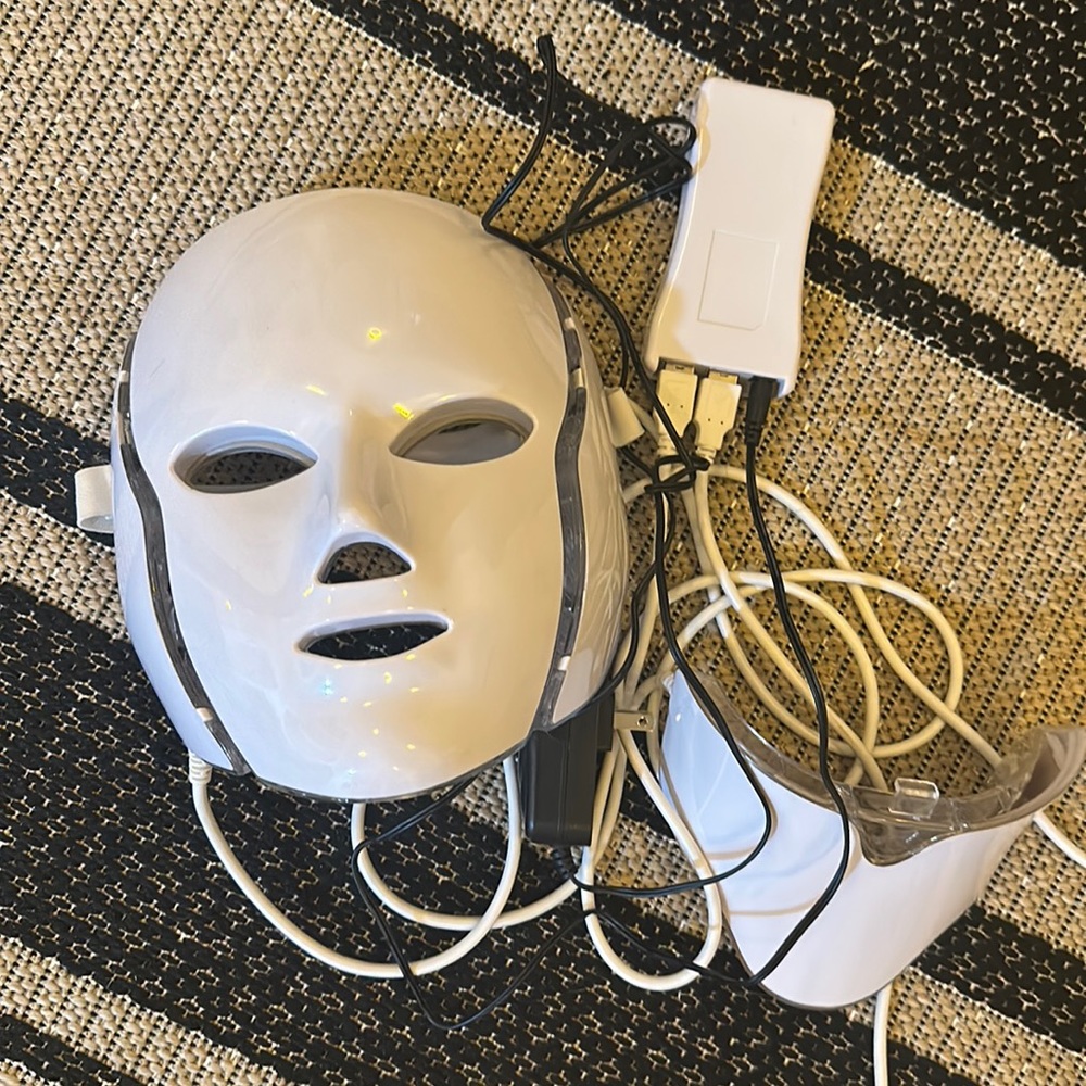 LED therapy face and neck mask
